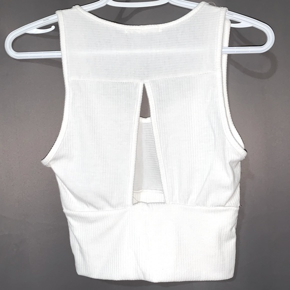 Caution to the wind crop top - Picture 2 of 2